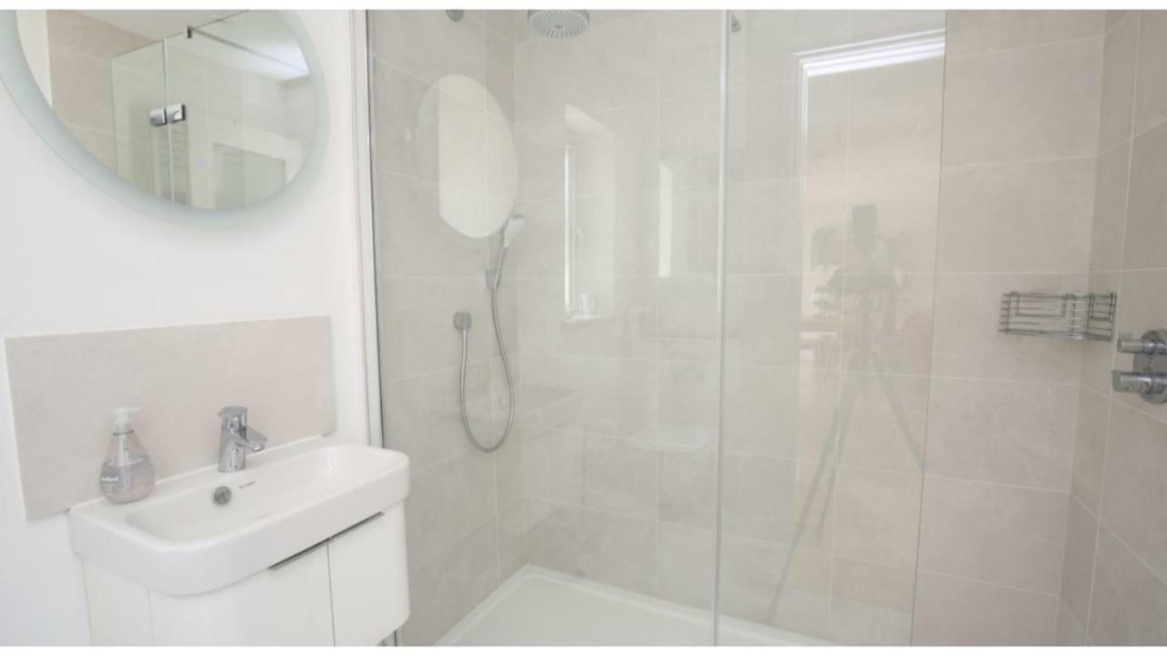 ★ Luxury Oxford Apartment ★ Sleeps 4, Free Parking מראה חיצוני תמונה